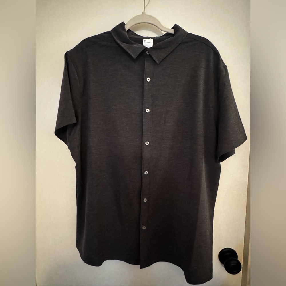 Target Men's Black Short-Sleeve Button-Down Shirt